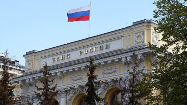 Read more about the article Официальный курс юаня на четверг – 11,17 руб, доллара – 81,49 руб, евро – 92,84 рубля