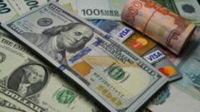 ЦБ РФ: чистая покупка валюты физлицами на рынке выросла в июле на 53% к июню