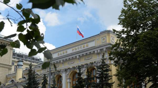 Read more about the article ЦБ продлил ограничения на переводы “недружественных” нерезидентов со счетов брокеров