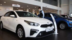 Продажи новых авто в России осенью могут вырасти до 120 тыс. штук